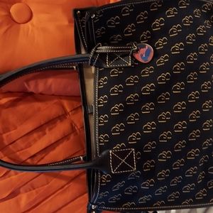 Dooney & Bourke